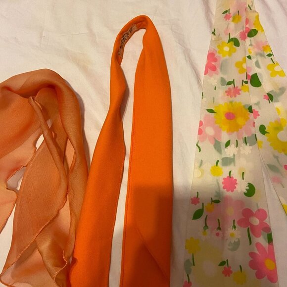 #4920 Vintage 3 Scarf daisy , orange chiffon, tie scarf - Picture 6 of 12